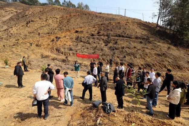 不負(fù)春光好，搶播萬(wàn)畝林 ——將樂(lè)縣村企合作造林工作現(xiàn)場(chǎng)會(huì)在福建金森召開